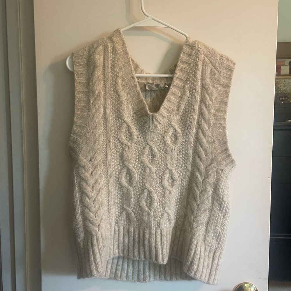 Everlane Cream Cable Knit Vest